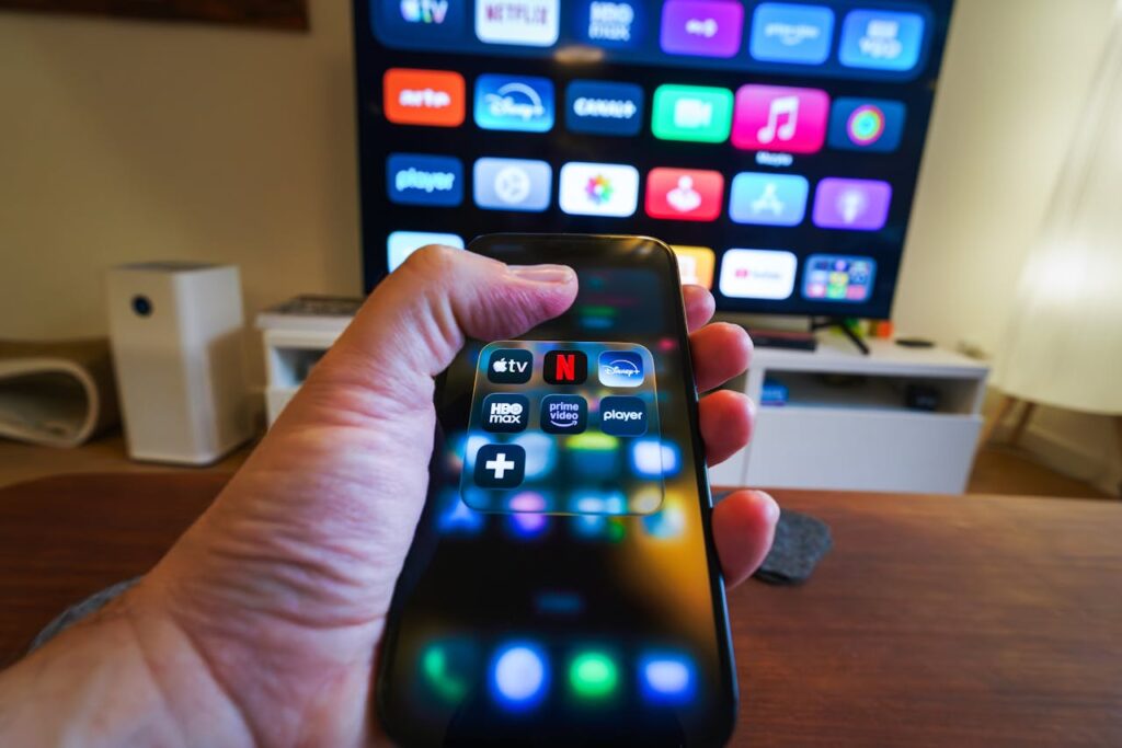 how to watch netflix in uae