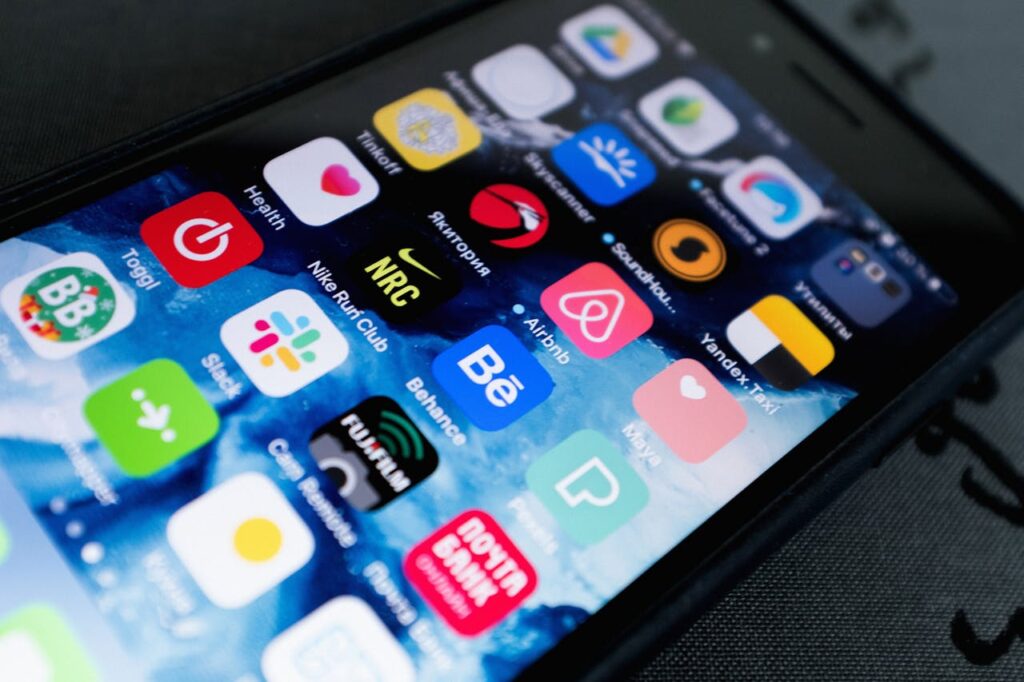 apps for expats abu dhabi